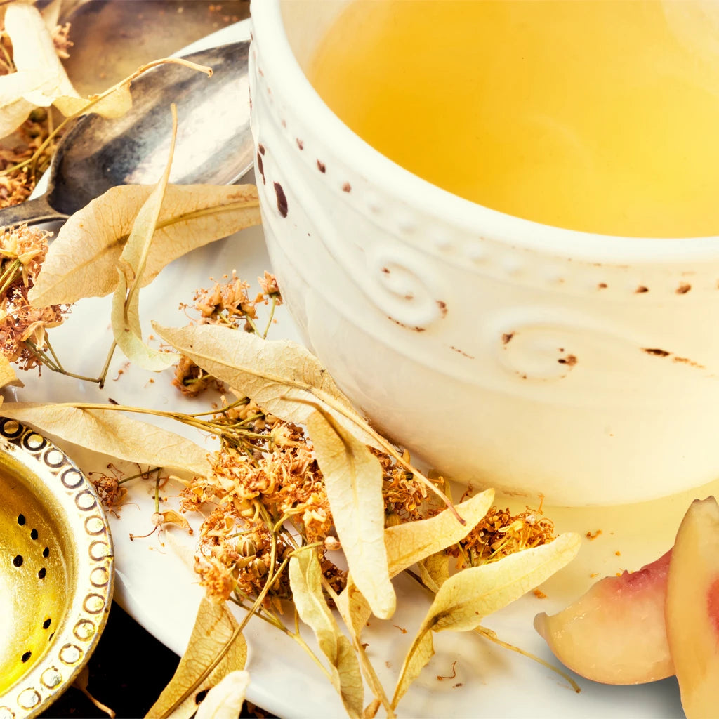 Tasse d'infusion de tisane de tournesol - Cup of sunflower tea infusion - FloraTea