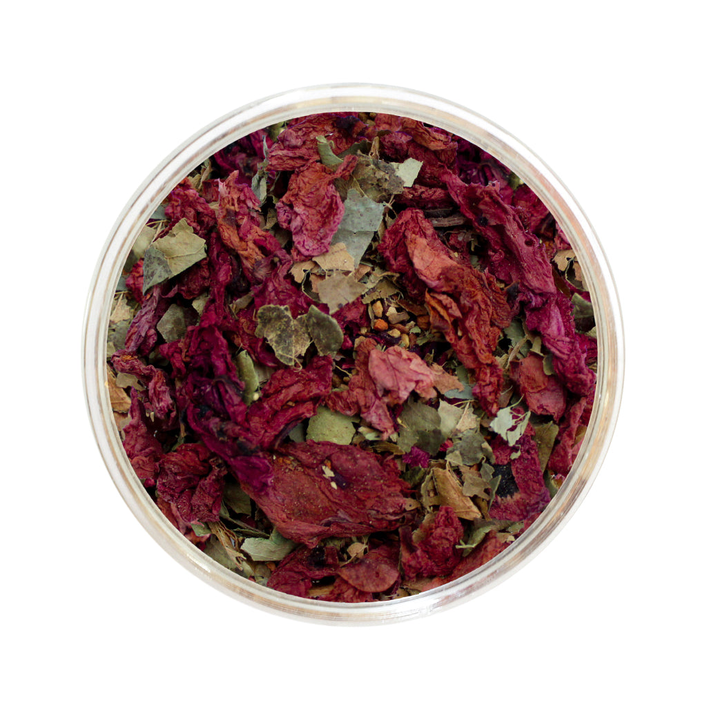 Mélange de tisane de fleurs chai hibiscus de Les thés FloralTea gourmet et santé fait à la main au Québec avec plantes médicinales pour réduire la pression artérielle, aider à la perte de poids, la digestion, l’immunité et la relaxation. Végétalien, ingrédients naturels, biologique ou sauvages,, vrac ou sachet compostable.