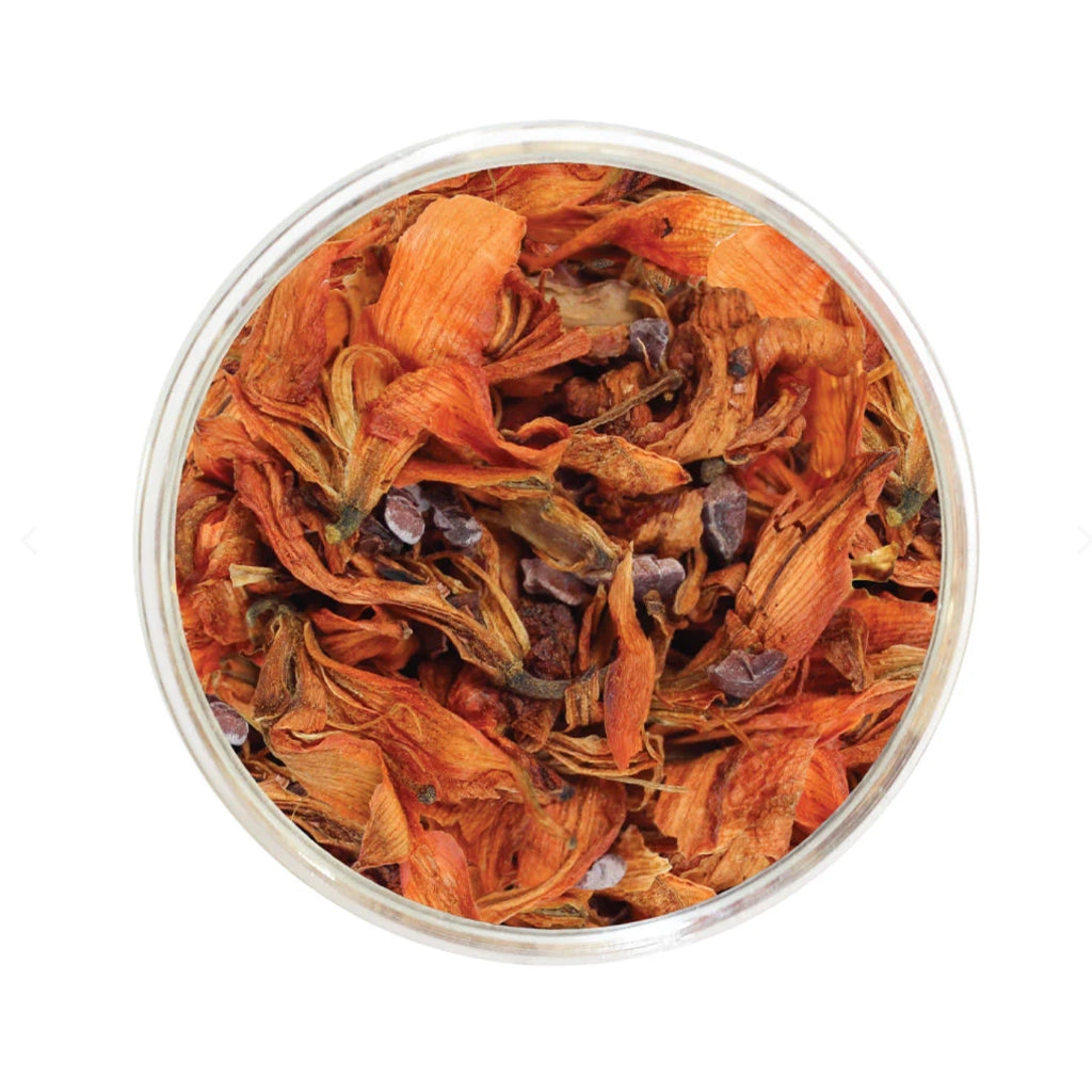 Mélange de tisane de fleur de lys de Les thés FloralTea gourmet et santé fait à la main au Québec avec des plantes médicinales pour accroitre énergie, performance et endurance, tant physique que mentale, permettant de lutter contre les coups de fatigue et de booster la vitalité. Végétalien, ingrédients naturels, biologiques ou sauvages, vrac ou sachet compostable.